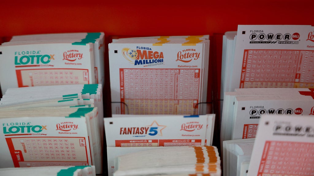 Florida postal employee arrested for stealing winning lottery ticket from mail, cashing it in — CBS Miami, Key Biscayne Real Estate news