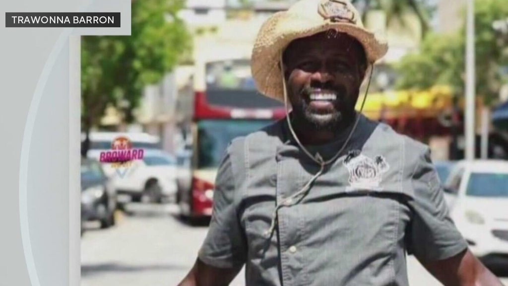 One year after he was killed, loved ones honor Miami community leader Dwight Wells' advocacy — CBS Miami, Key Biscayne Community news