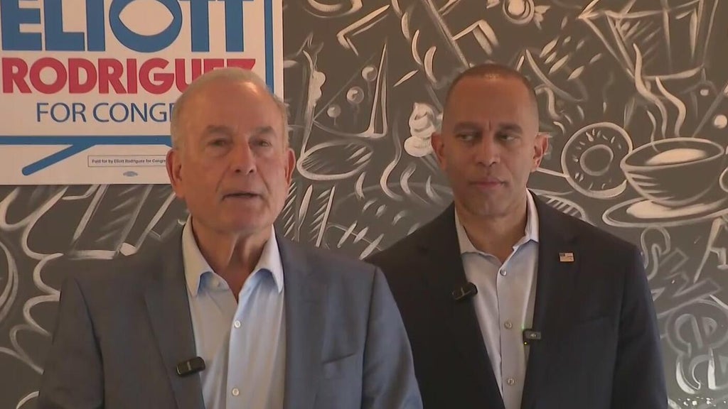 House Minority Leader Jeffries joins Florida District 27 candidate Eliott Rodriguez in Pinecrest — CBS Miami, Key Biscayne Community news