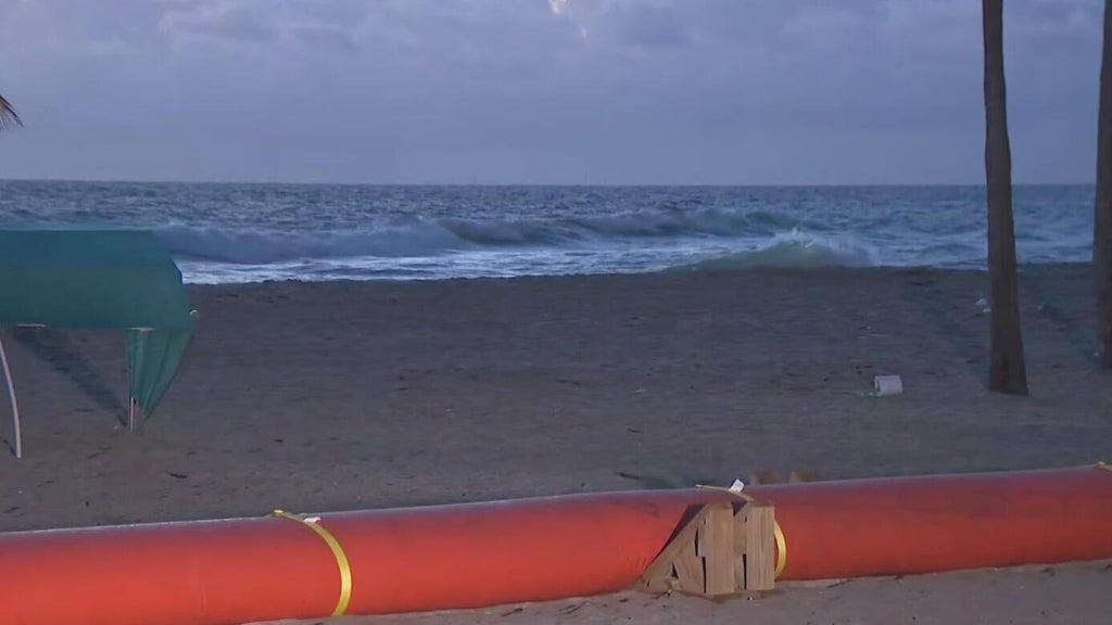 King tides disrupt beachgoers, businesses in Hollywood Beach — CBS Miami, Key Biscayne Dining news