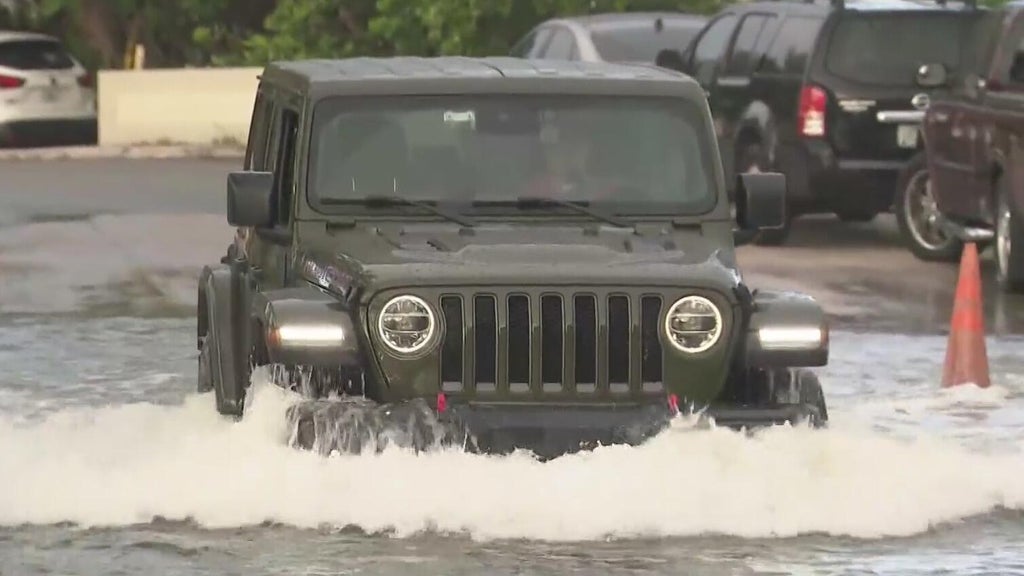 King tides send water flowing over Fort Lauderdale streets, into backyards — Key Biscayne Community news