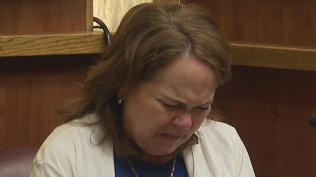 Alberto Sierra's mom takes the stand in his death penalty trial for murder of wife, 3 girls — CBS Miami, Key Biscayne Community news
