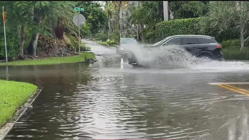 Heavy rain causes street flooding across parts of South Florida — CBS Miami, Key Biscayne Community news