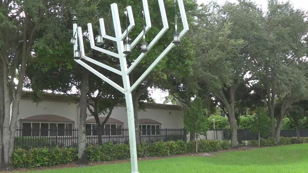 California man accused of ramming a shopping cart into menorah outside Broward synagogue, police say — CBS Miami, Key Biscayne Health news