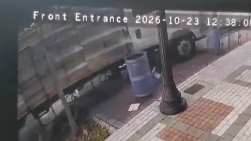 Landscaping truck crashes into bus bench, 3 North Miami businesses, sending 2 passengers to the hospital — CBS Miami, Key Biscayne Real Estate news