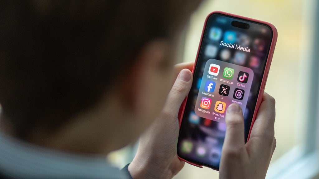 How can social media clipping be used to influence the midterm elections? — CBS Miami, Key Biscayne Community news