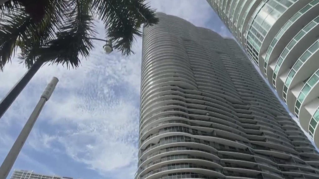 Fire breaks out on balcony of Edgewater high-rise displacing man, dogs — CBS Miami, Key Biscayne Community news