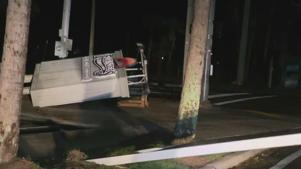 Isaias makes landfall near Destin as Category 2 hurricane — CBS Miami, Key Biscayne Community news