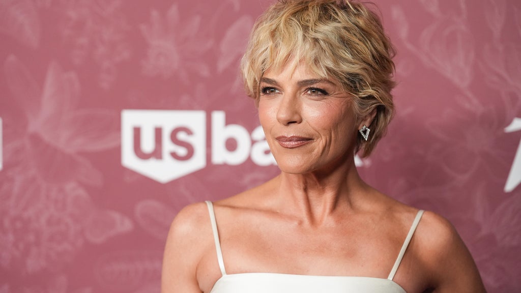 Actress Selma Blair arraigned following arrest for incident related to flight from LAX to JFK — CBS Miami, Key Biscayne Health news
