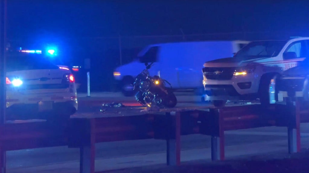 Motorcyclist airlifted to hospital after Miami Lakes crash, MDSO says — CBS Miami, Key Biscayne Health news