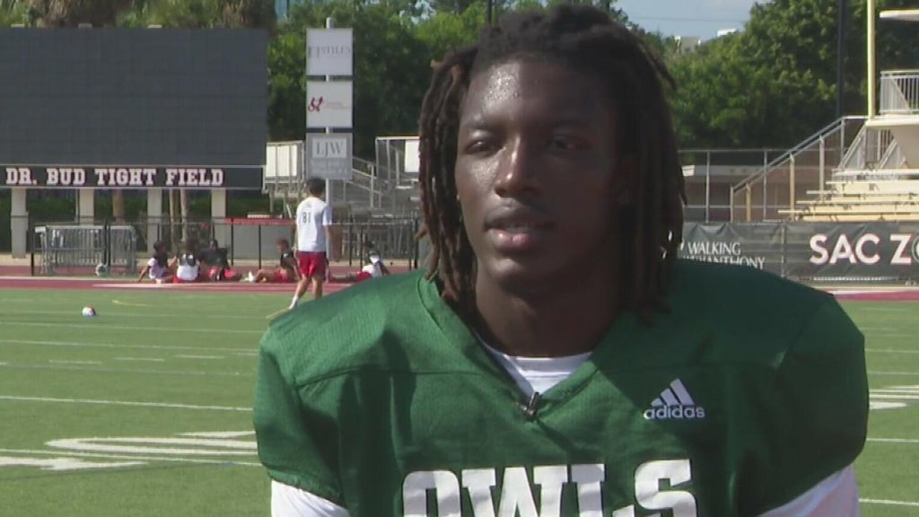 Cardinal Gibbons tight end, DeMarcus DeRoche, is now a Nat Moore nominee — CBS Miami, Key Biscayne Sports news