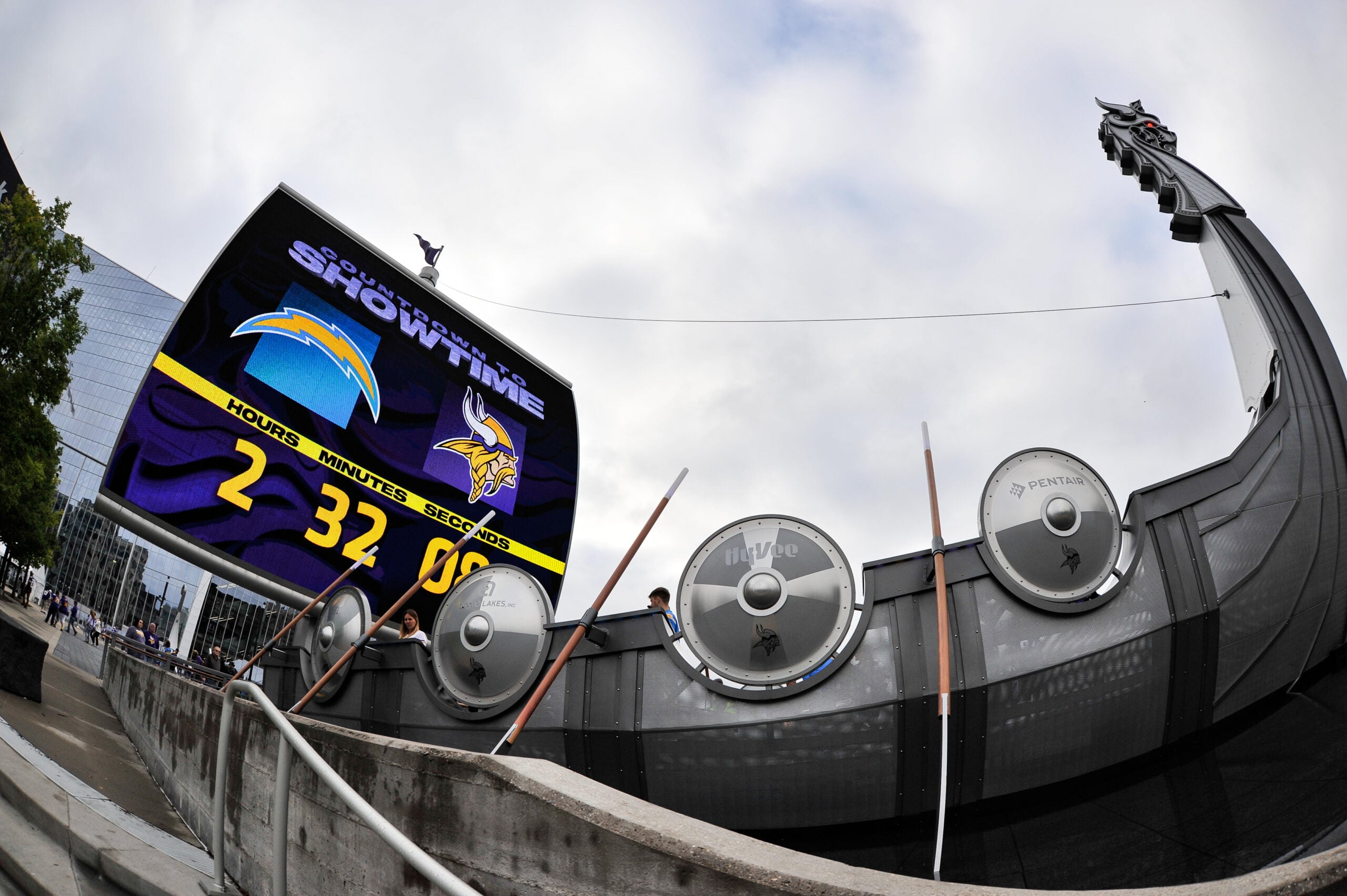 The Vikings’ Front Office Should at Least Make a Phone Call — Vikings Territory, Key Biscayne Arts news