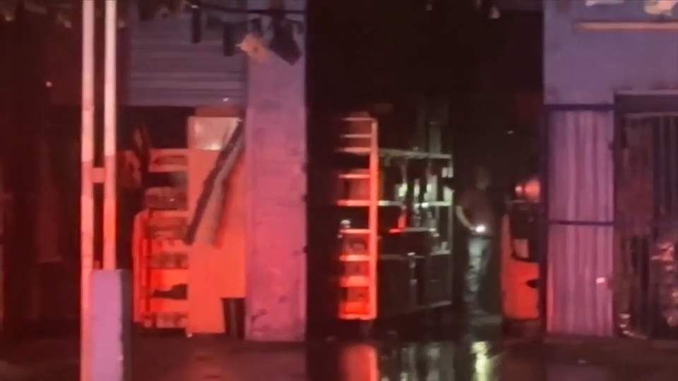 Fire breaks out at Miami food warehouse; health inspector called due to produce stored inside — WSVN 7 Miami-Dade, Key Biscayne Real Estate news