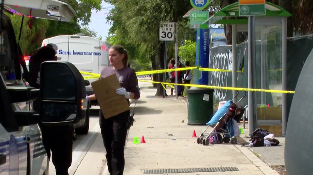 Attacker, victim injured in stabbing at Miami bus stop — WSVN 7 Miami-Dade, Key Biscayne Community news