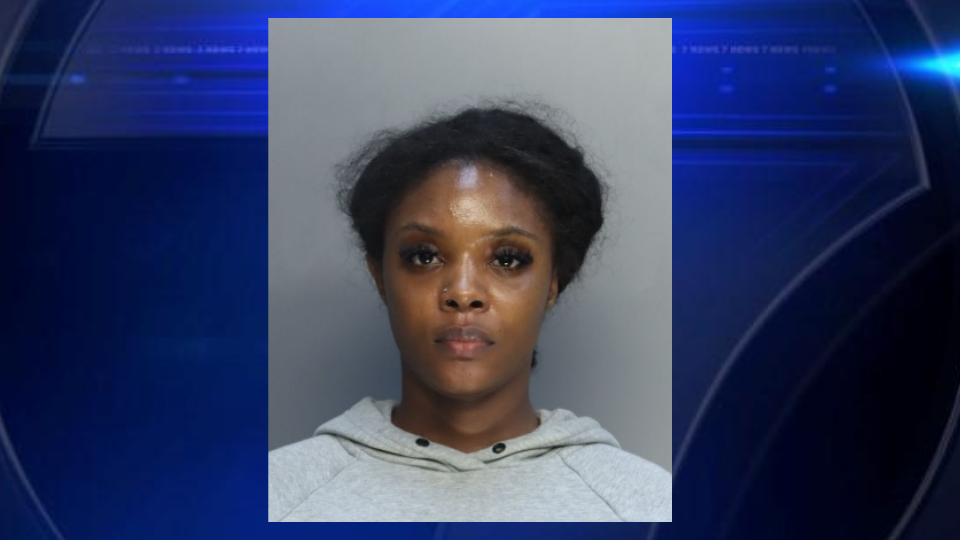 American Airlines flight attendant arrested at MIA in $25K scam targeting elderly woman, deputies say — WSVN 7 Miami-Dade